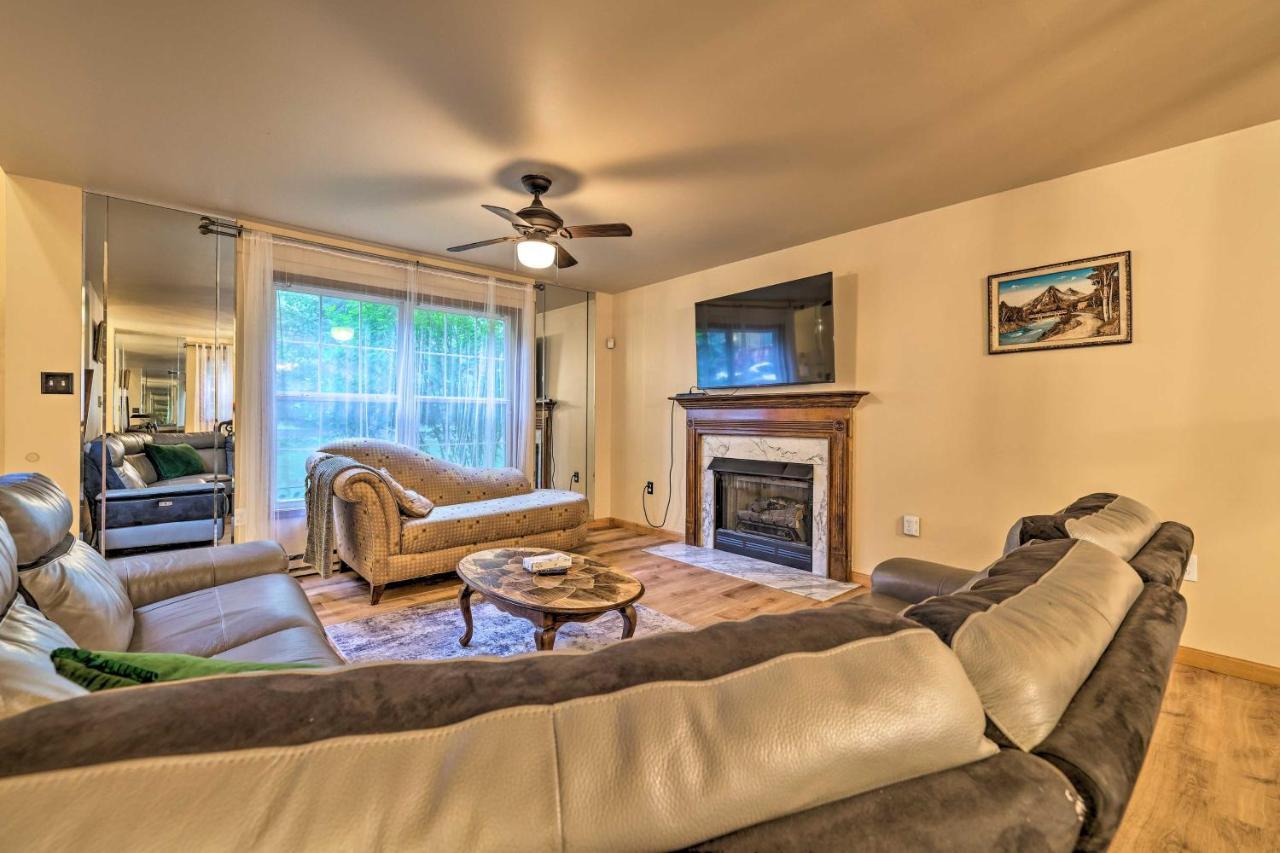 Spacious Tobyhanna Home With Lake Access And Fire Pit! Buitenkant foto