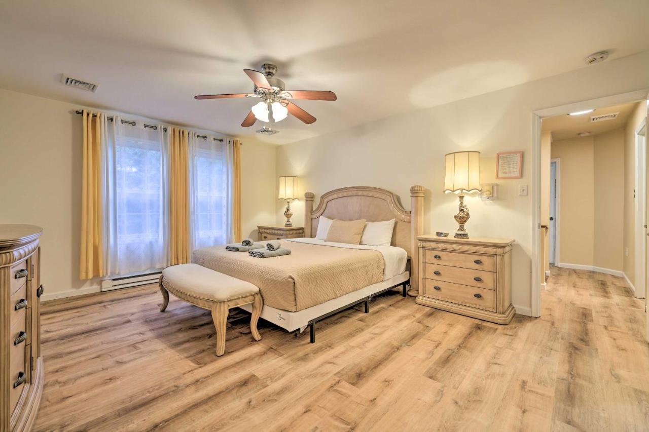 Spacious Tobyhanna Home With Lake Access And Fire Pit! Buitenkant foto